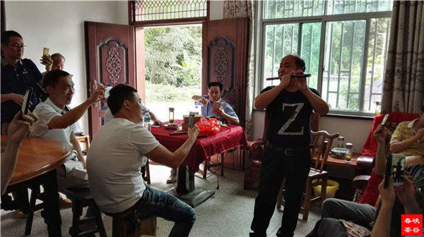 鄉(xiāng)村美景憶西源,茶香還數(shù)峽谷春